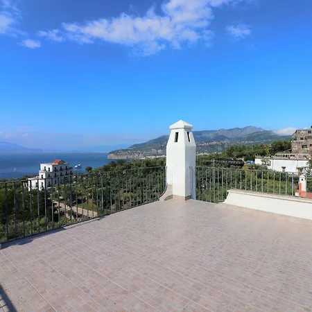 Casa de Férias La Casetta Di Emma Sorrento